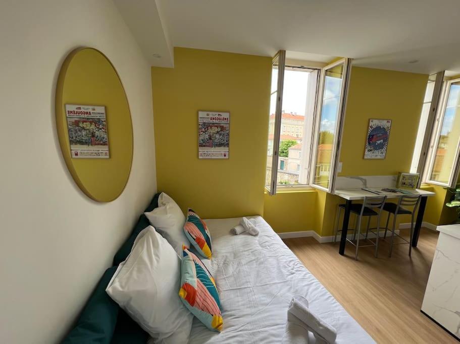 Superbe Studio Centre Ville * Clim * Wifi * Haut De Gamme * Ангулем Экстерьер фото