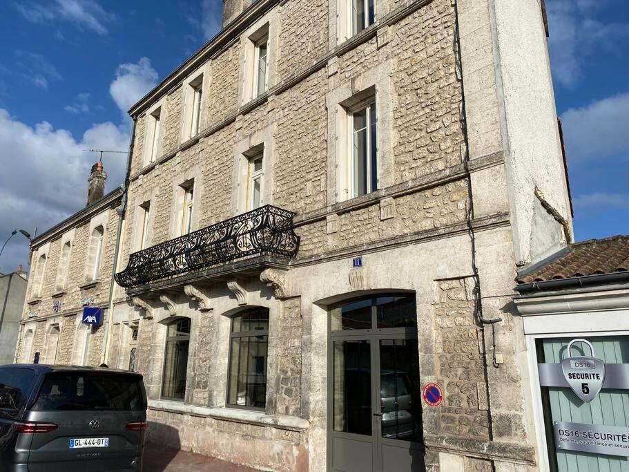 Superbe Studio Centre Ville * Clim * Wifi * Haut De Gamme * Ангулем Экстерьер фото